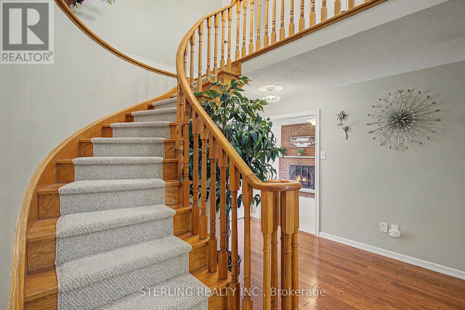 72 Sunforest Drive Property Photo 5