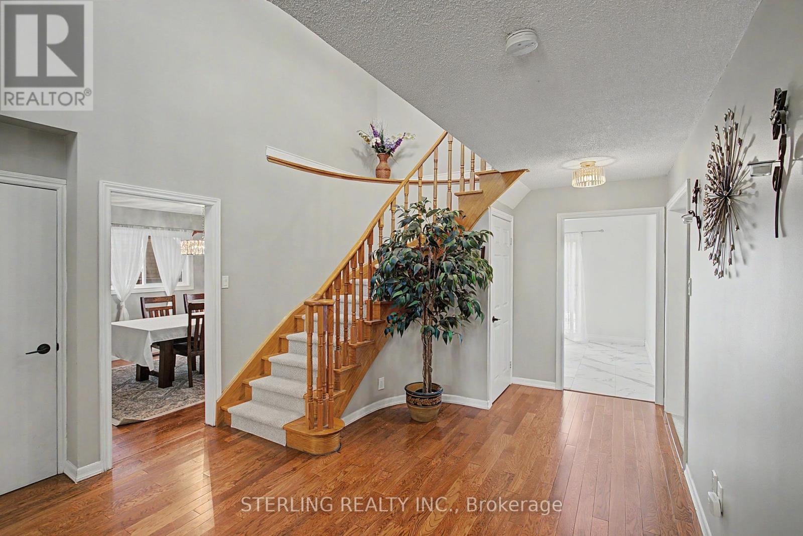 72 Sunforest Drive Property Photo 10