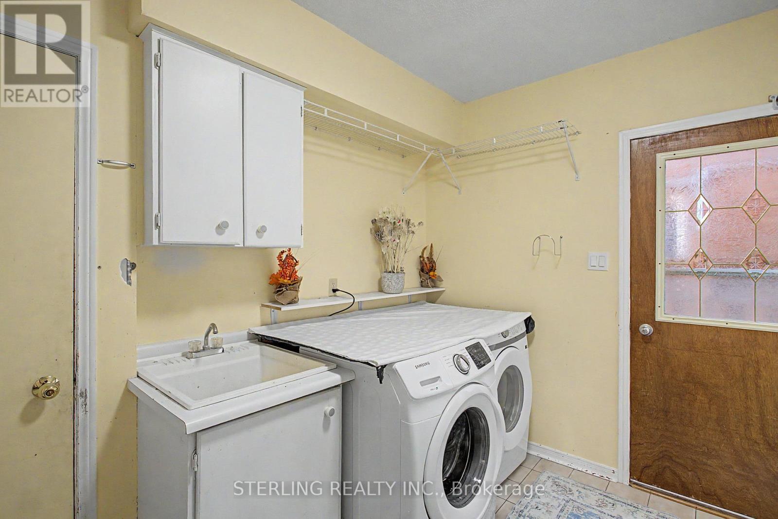 72 Sunforest Drive Property Photo 18