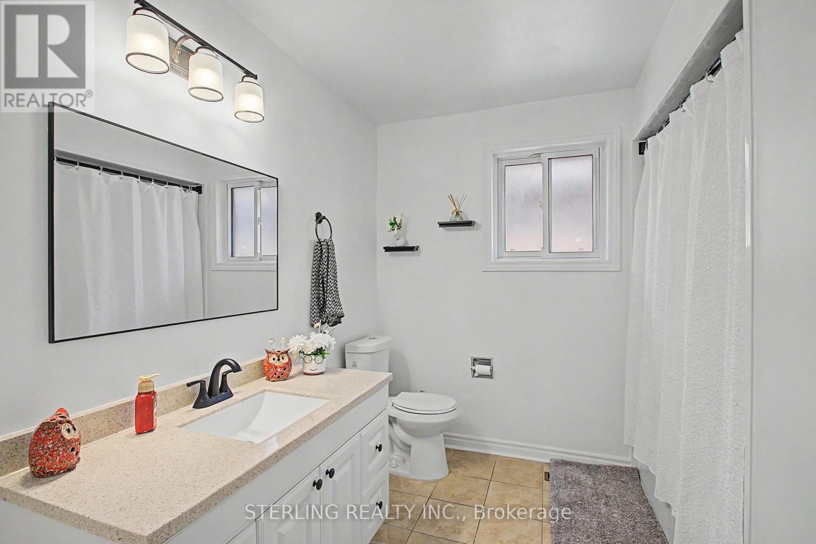 72 Sunforest Drive Property Photo 30