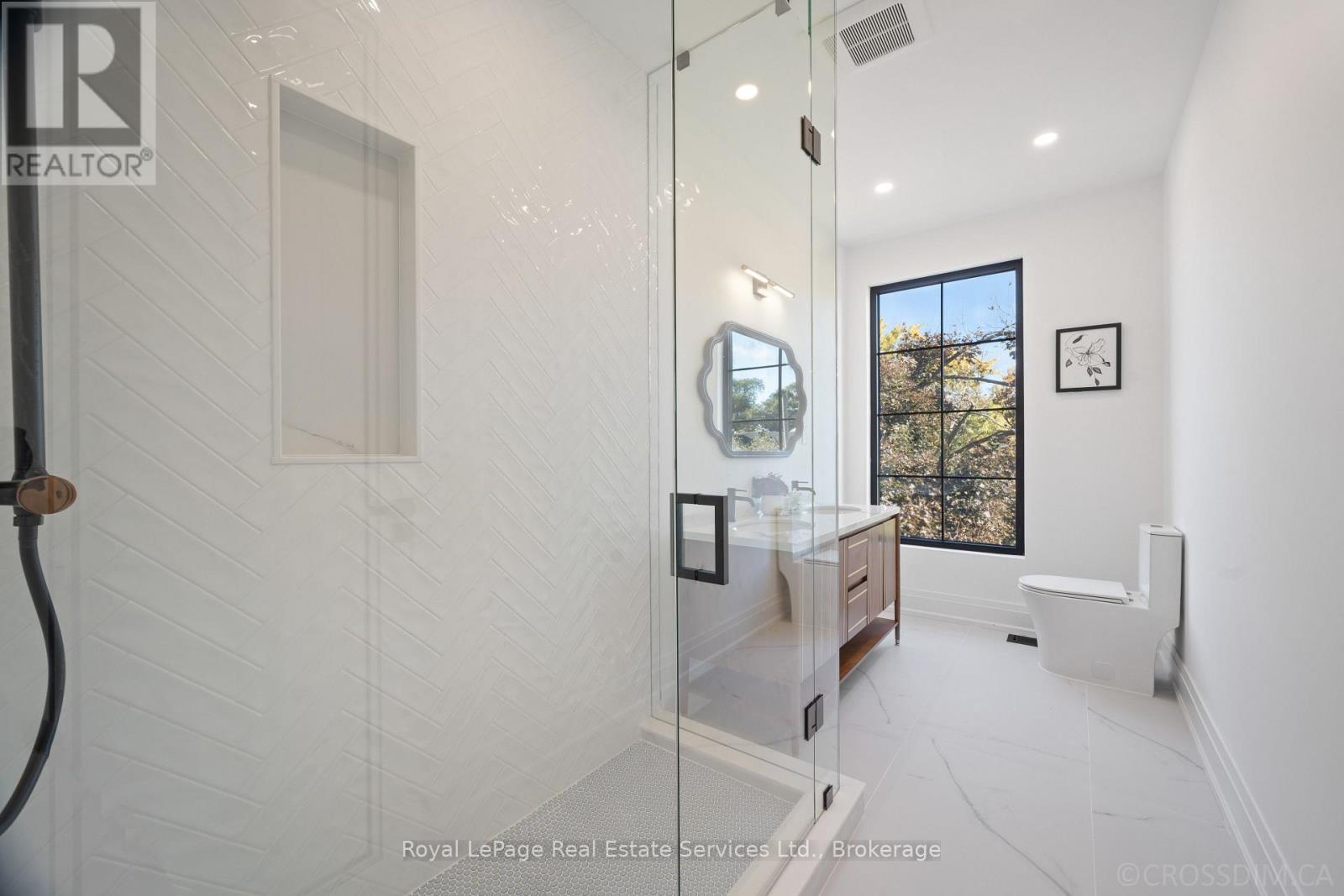 480 Scarsdale Crescent Property Photo 31