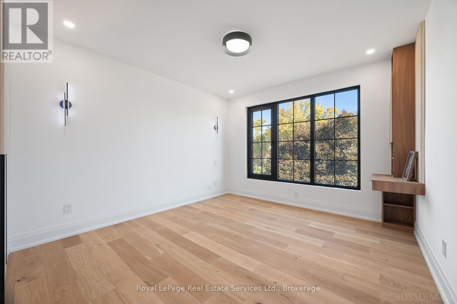 480 Scarsdale Crescent Property Photo 34