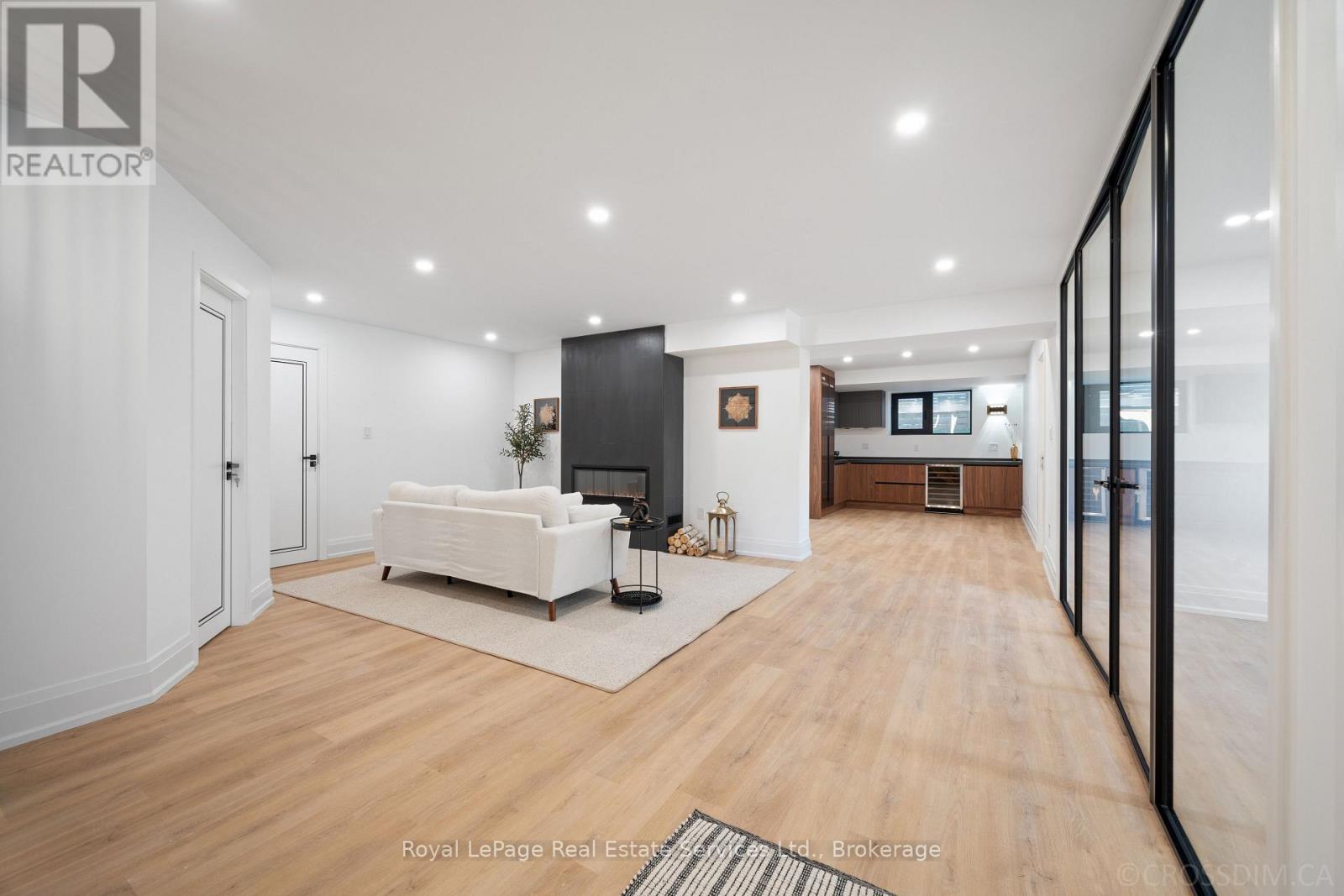 480 Scarsdale Crescent Property Photo 36