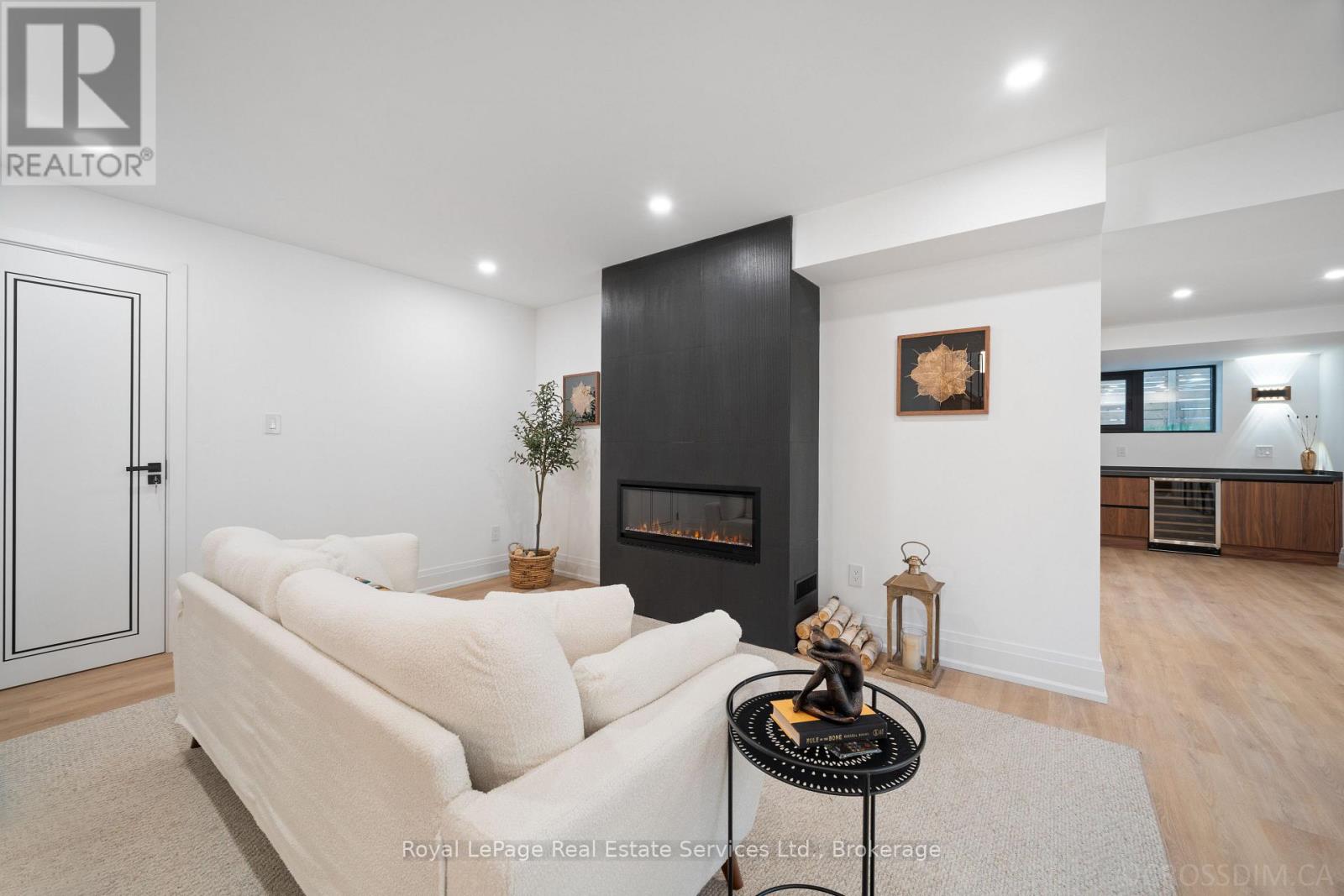 480 Scarsdale Crescent Property Photo 37