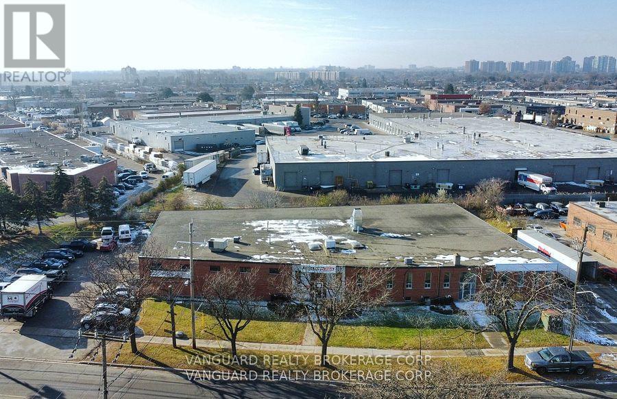 185 Toryork Drive Property Photo 1