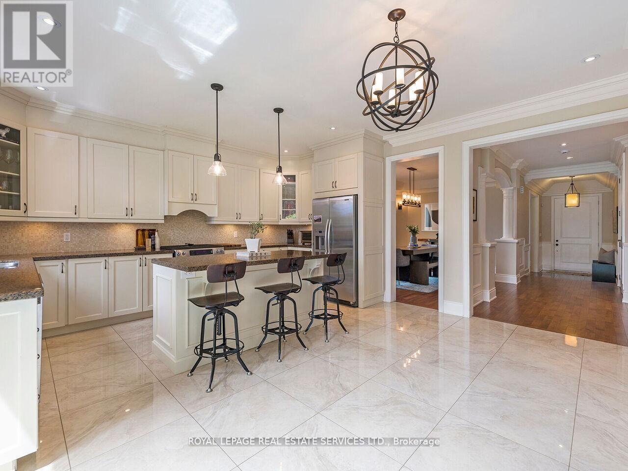 24 Jopling Avenue N Property Photo 15