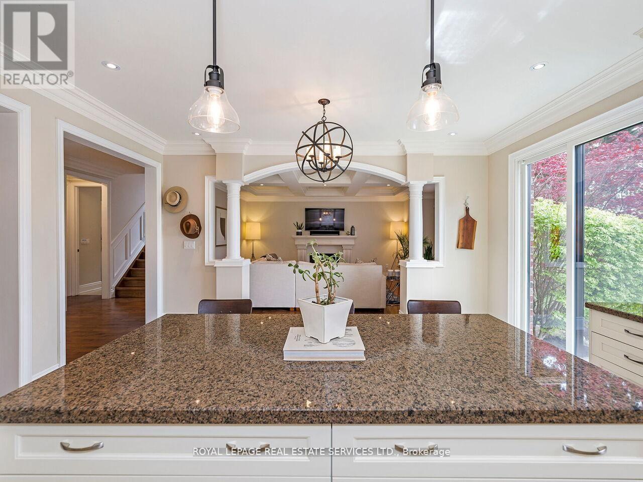 24 Jopling Avenue N Property Photo 17