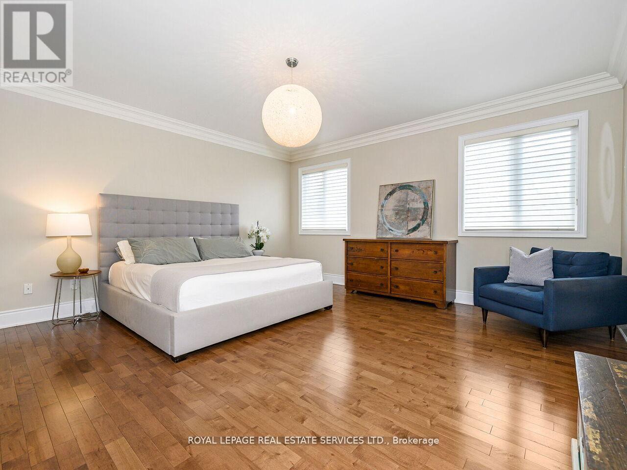 24 Jopling Avenue N Property Photo 21