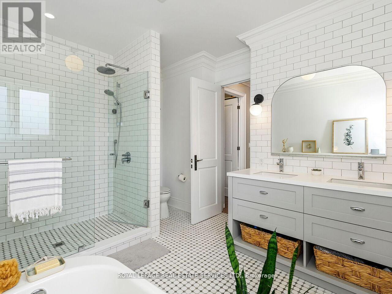 24 Jopling Avenue N Property Photo 24