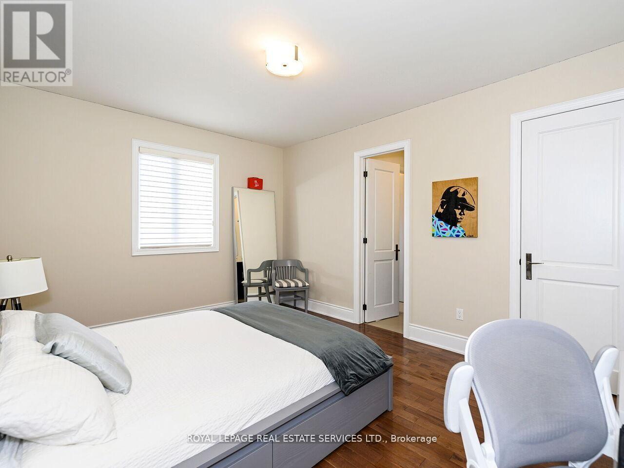 24 Jopling Avenue N Property Photo 25