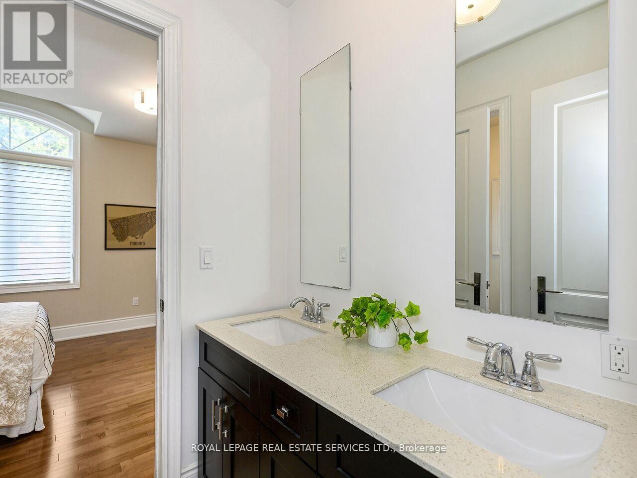 24 Jopling Avenue N Property Photo 26