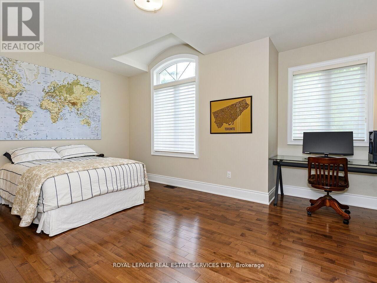 24 Jopling Avenue N Property Photo 27