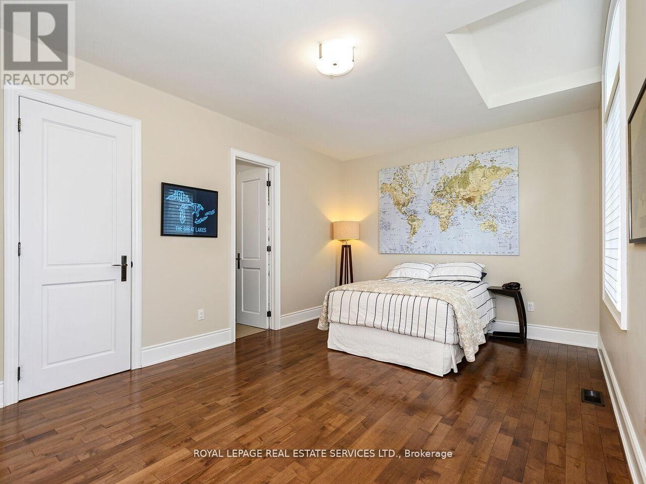24 Jopling Avenue N Property Photo 28