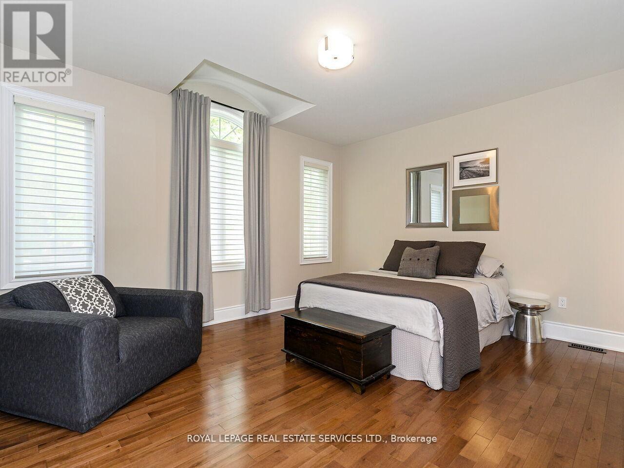24 Jopling Avenue N Property Photo 29