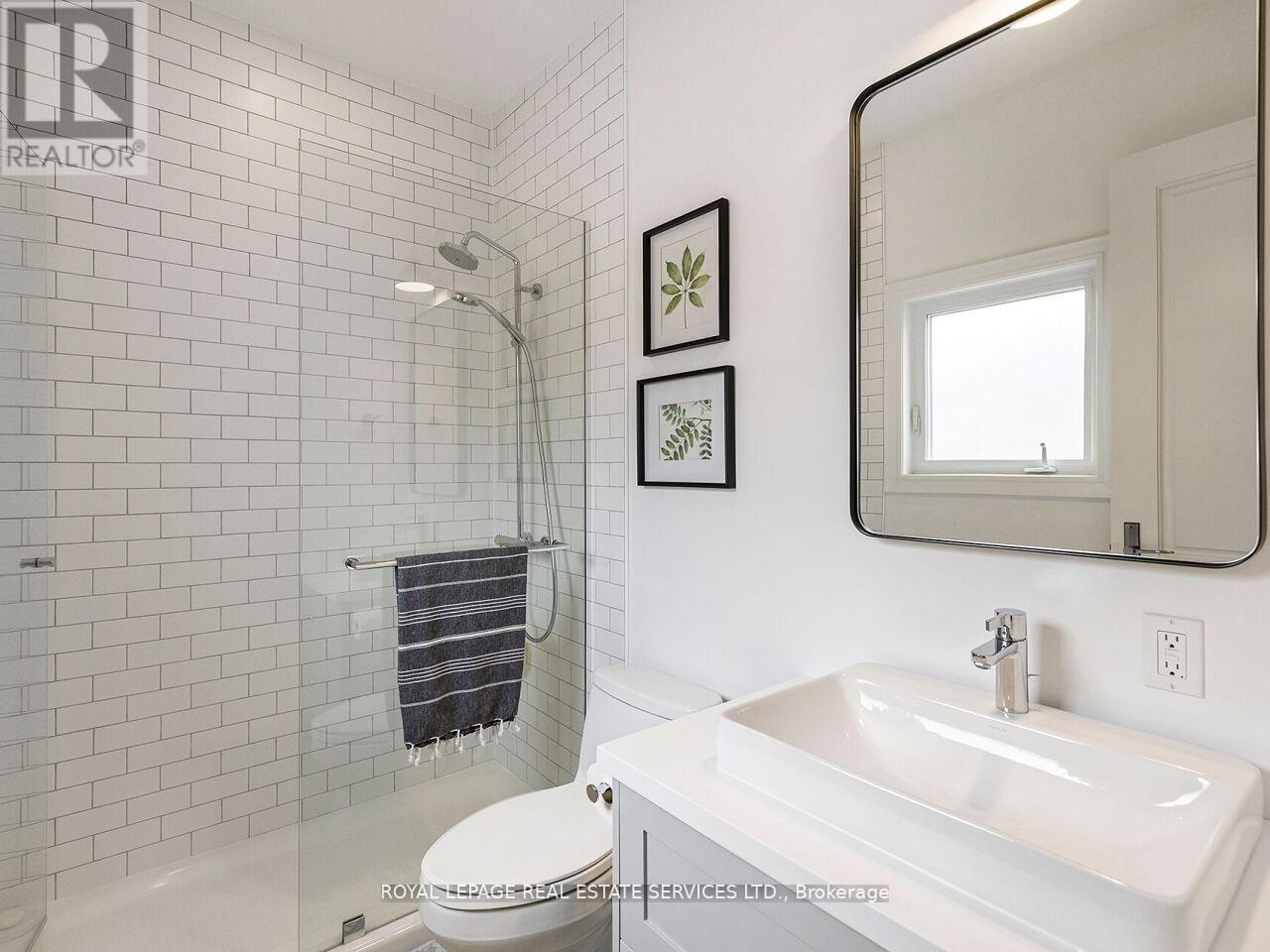 24 Jopling Avenue N Property Photo 31