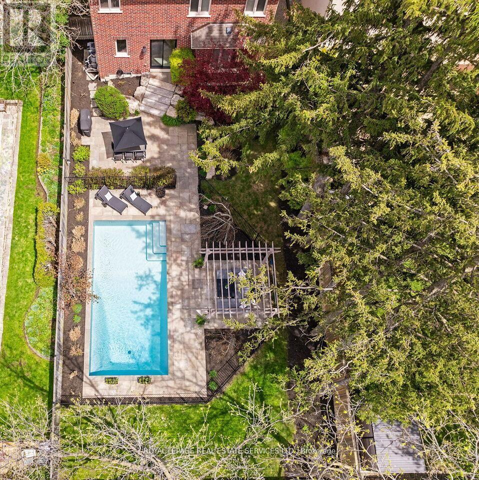 24 Jopling Avenue N Property Photo 37
