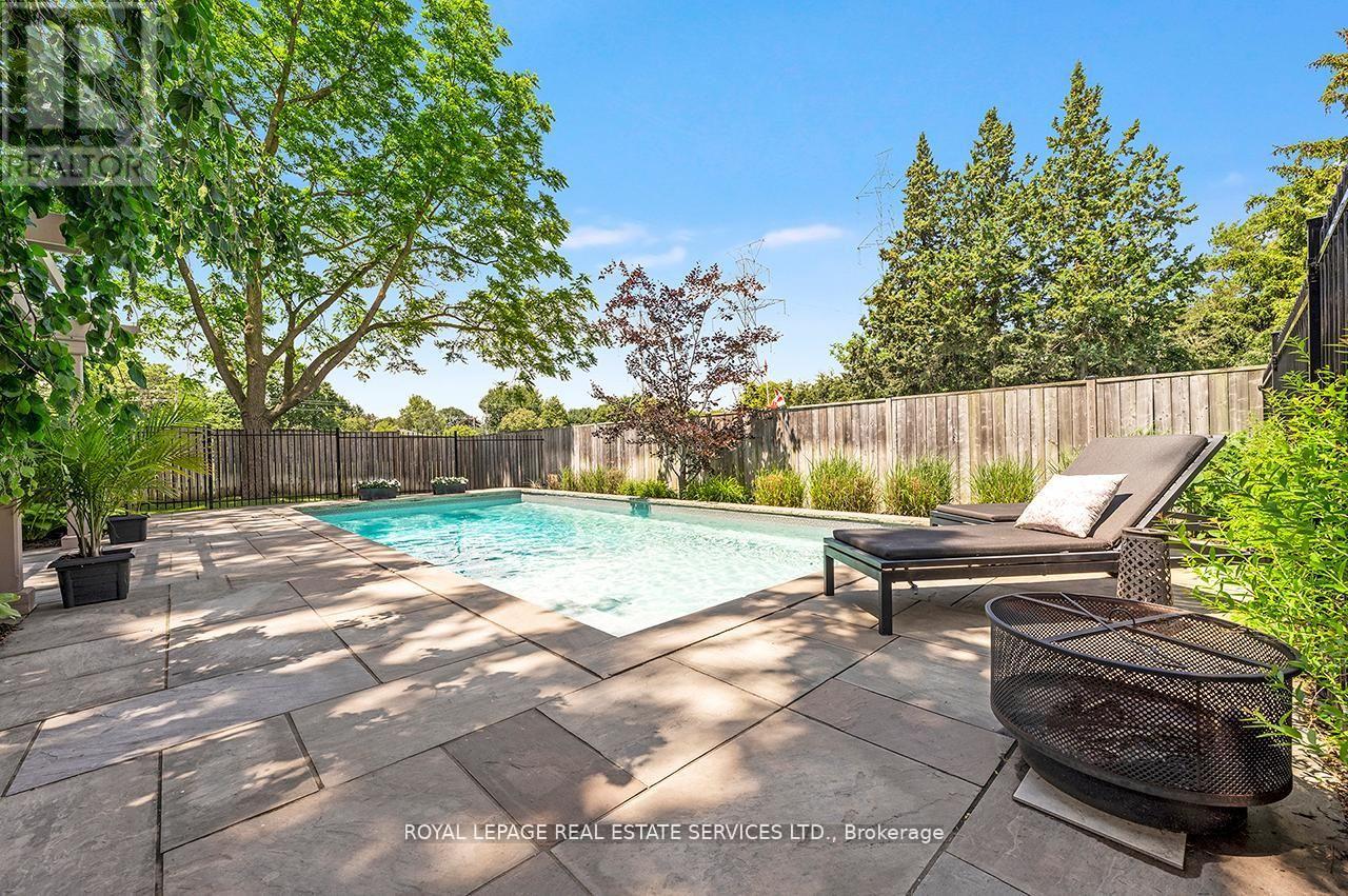 24 Jopling Avenue N Property Photo 39