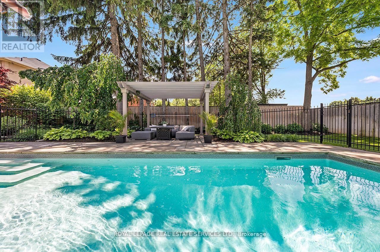 24 Jopling Avenue N Property Photo 43