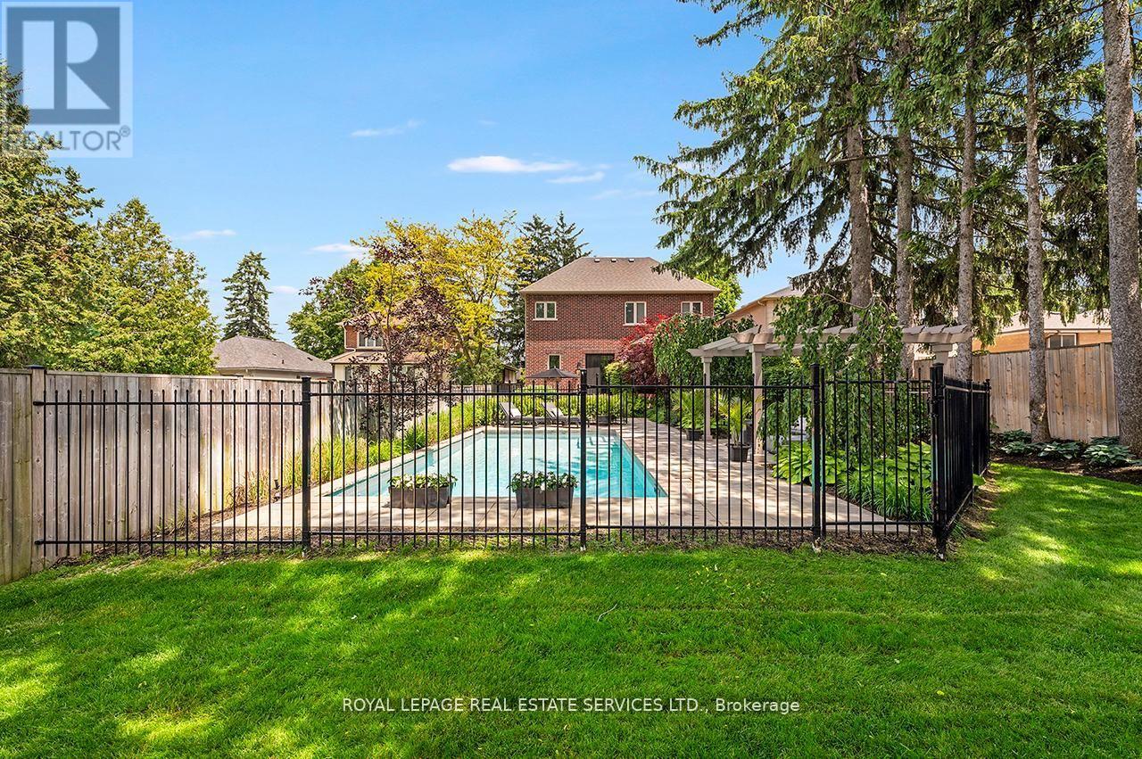 24 Jopling Avenue N Property Photo 47