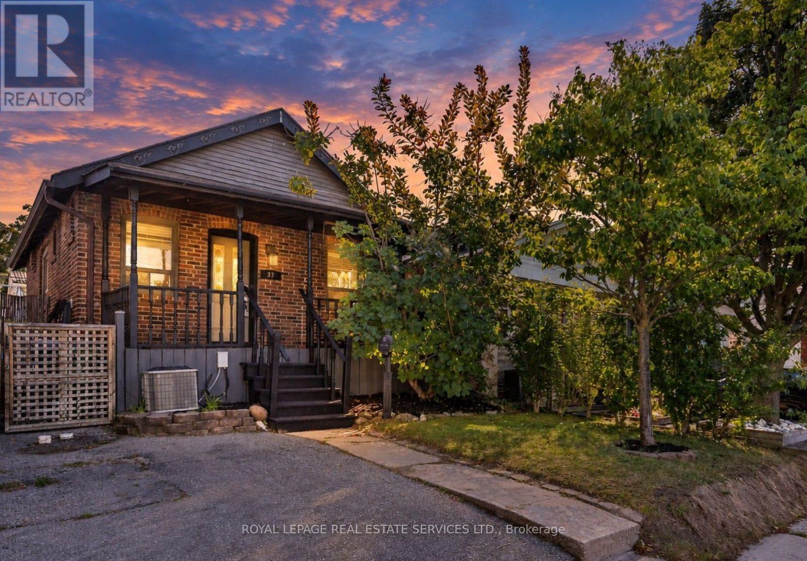 37 SEVENTEENTH STREET Property Photo 1