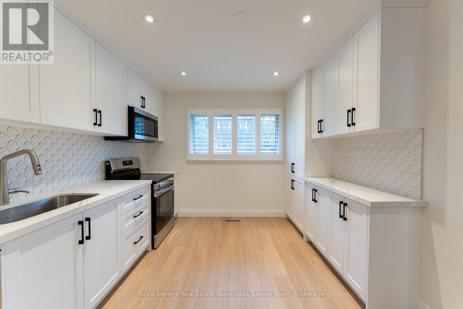 58 Silver Shadow Path Property Photo 4