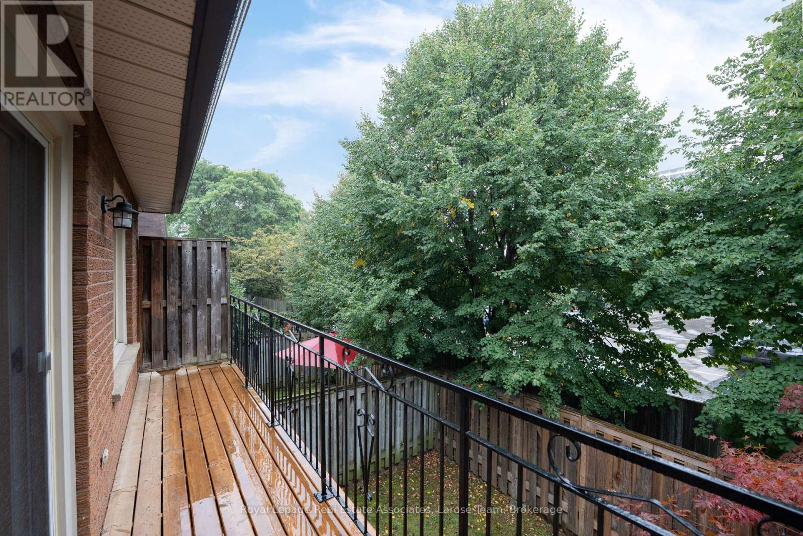 58 Silver Shadow Path Property Photo 14