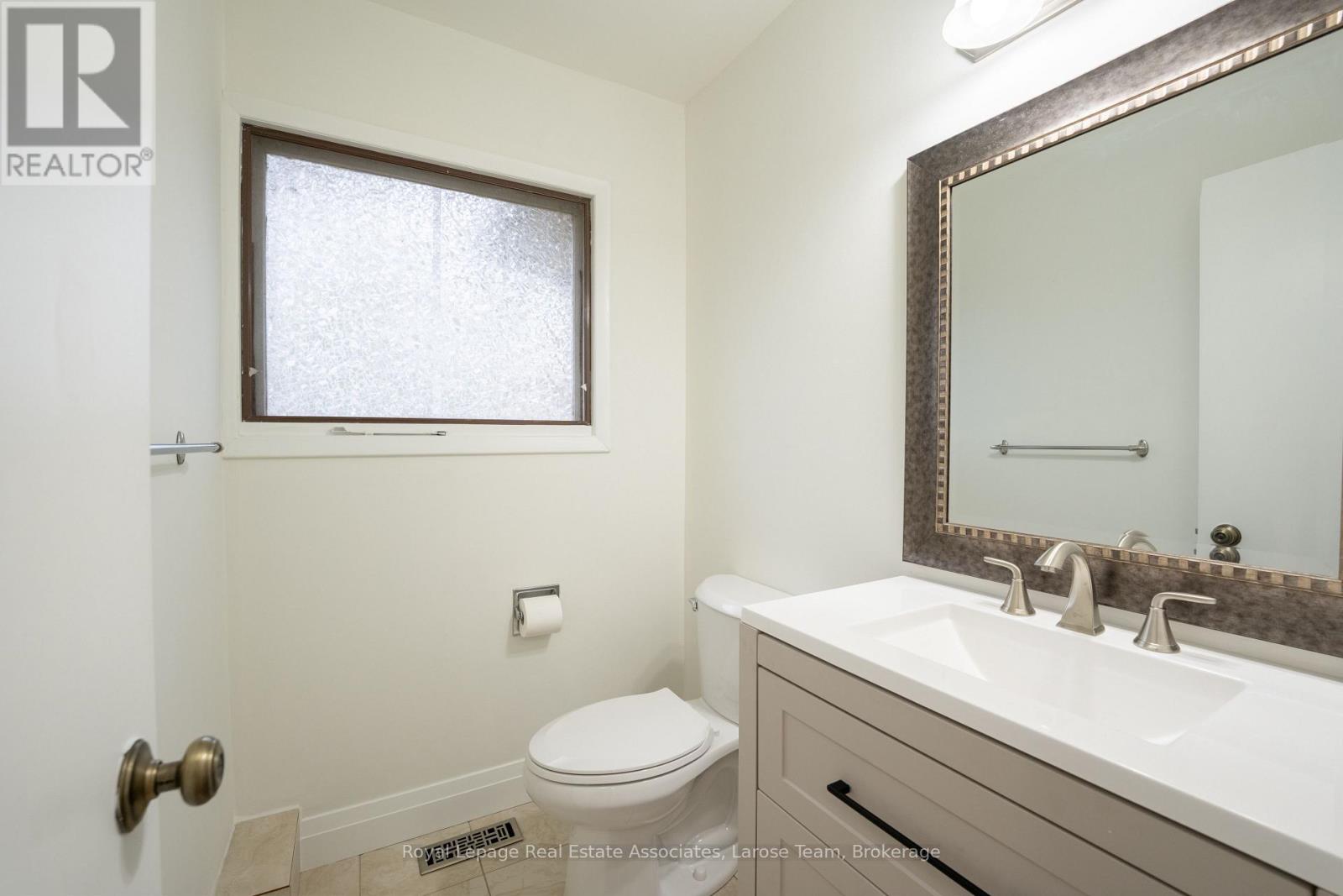 58 Silver Shadow Path Property Photo 17