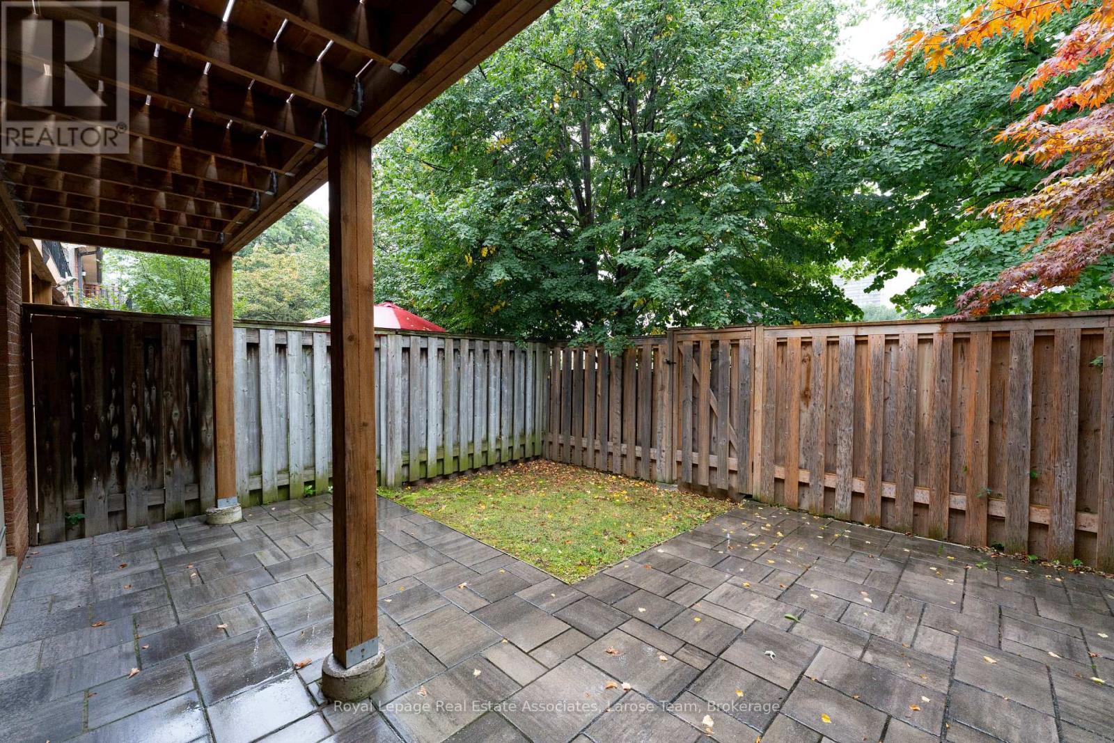 58 Silver Shadow Path Property Photo 37