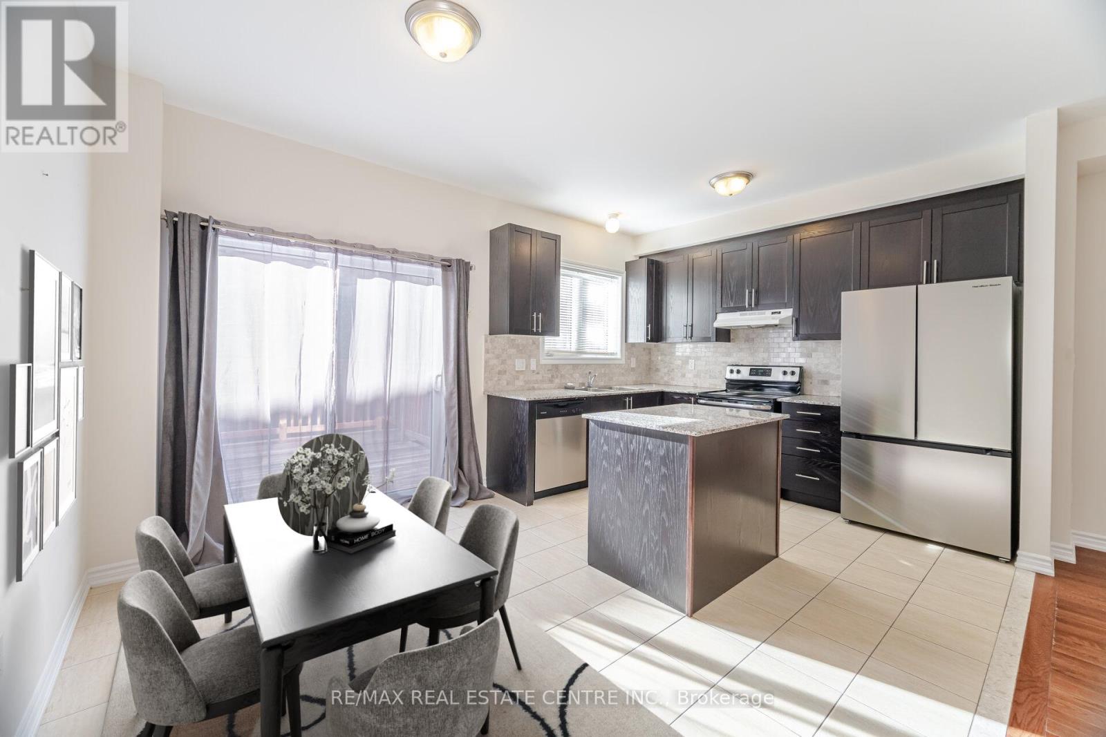 11 Yately Street Property Photo 8
