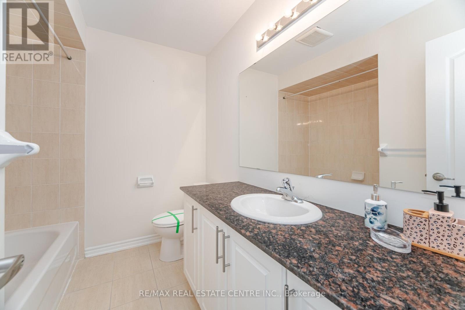 11 Yately Street Property Photo 22