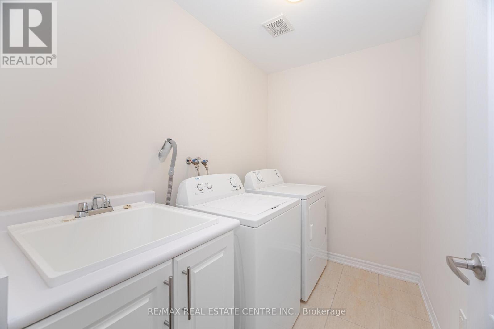 11 Yately Street Property Photo 23