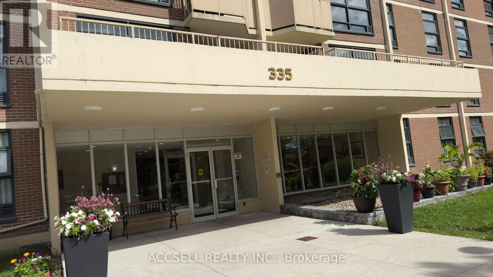 412 - 335 Driftwood Avenue Property Photo 1