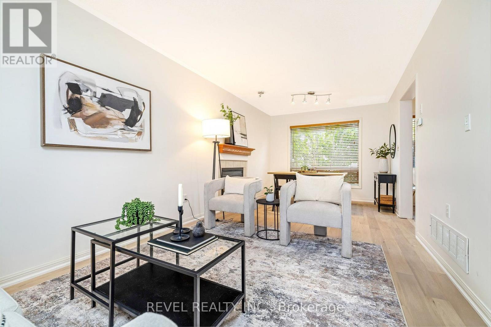 1518 Croft Avenue N Property Photo 5