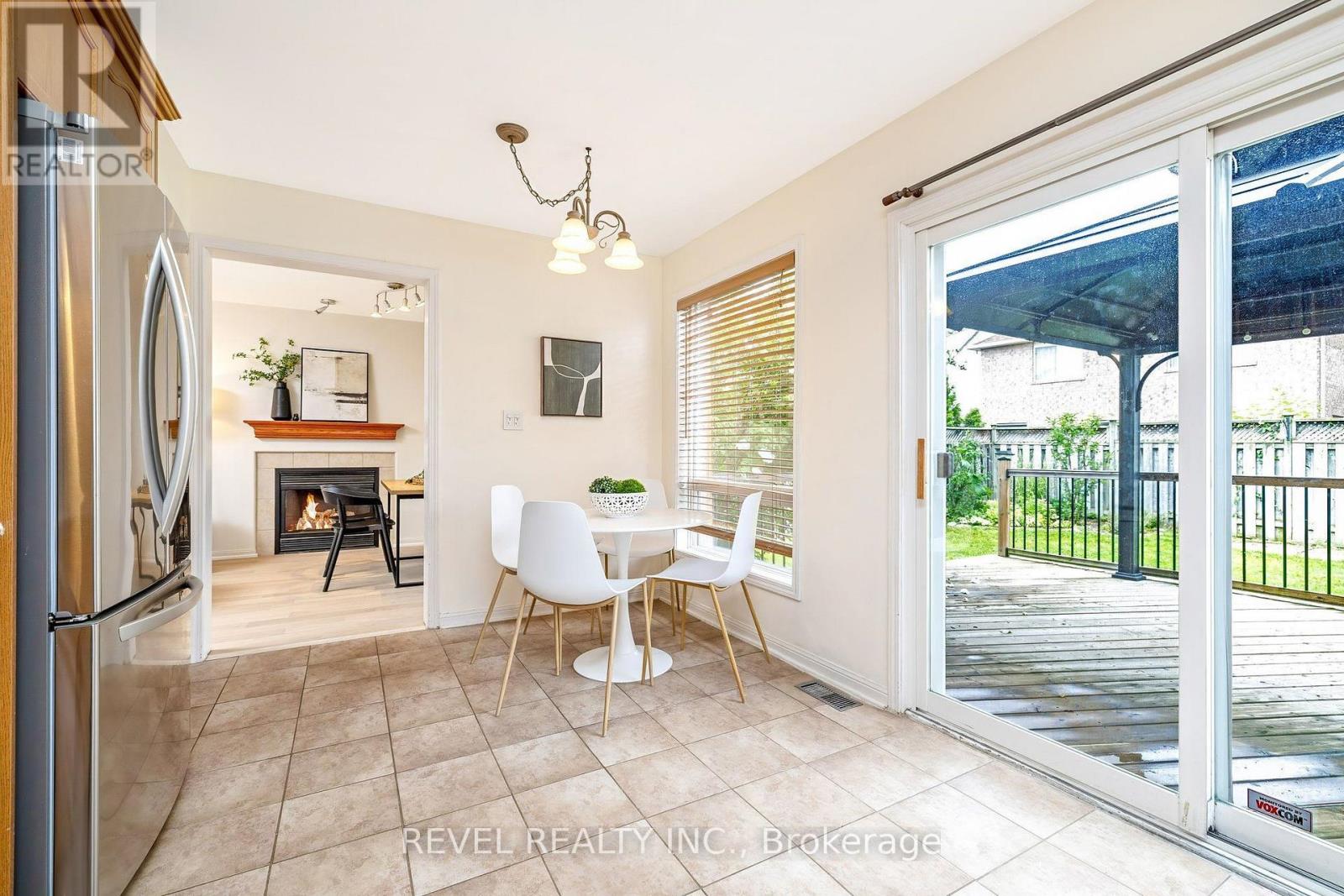 1518 Croft Avenue N Property Photo 12