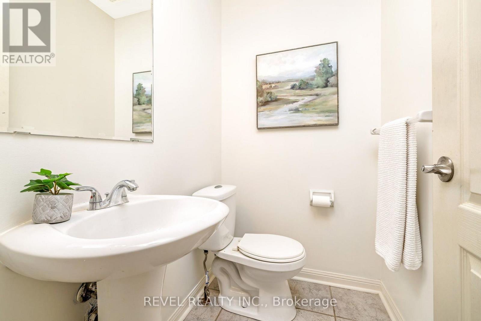 1518 Croft Avenue N Property Photo 14