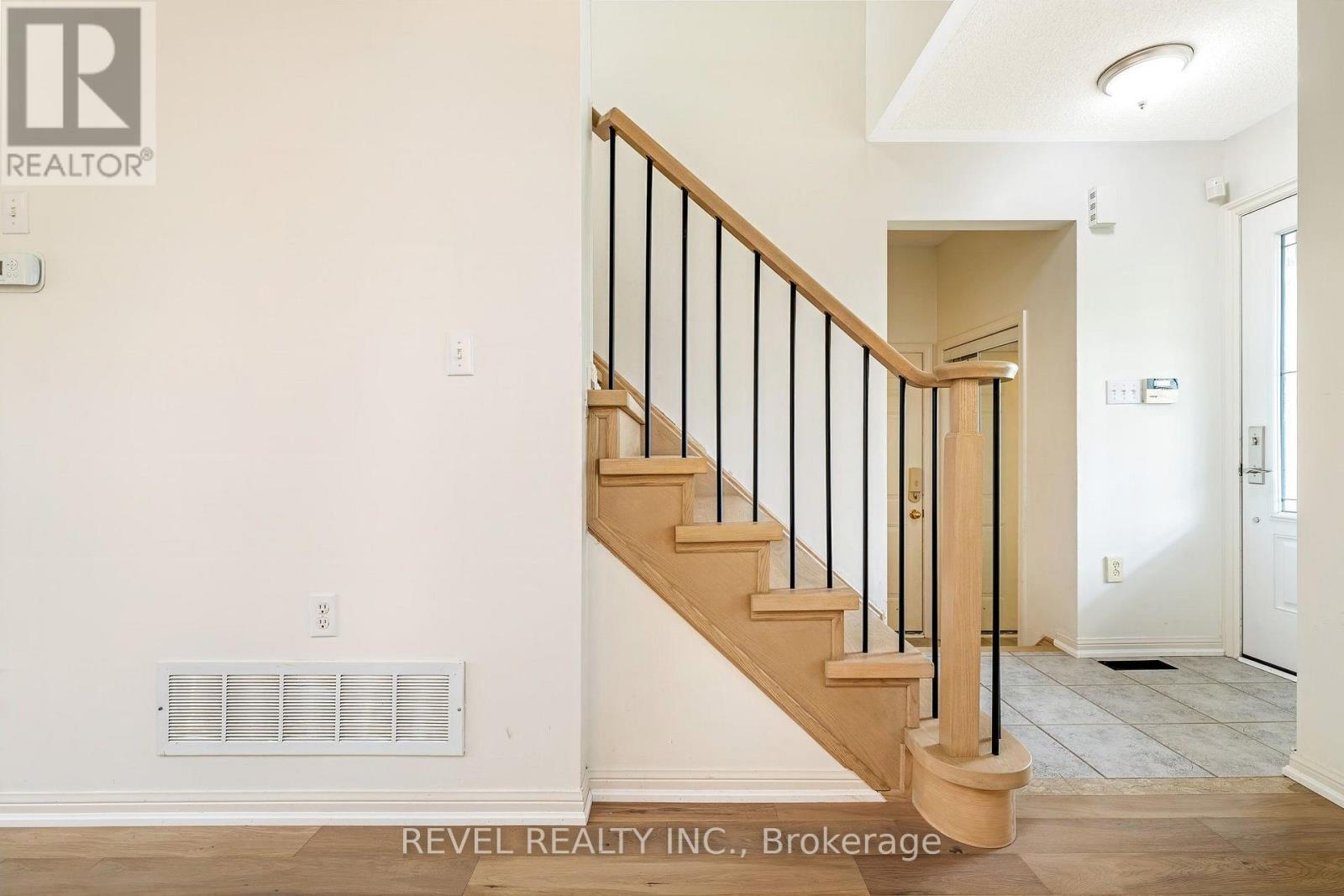 1518 Croft Avenue N Property Photo 15