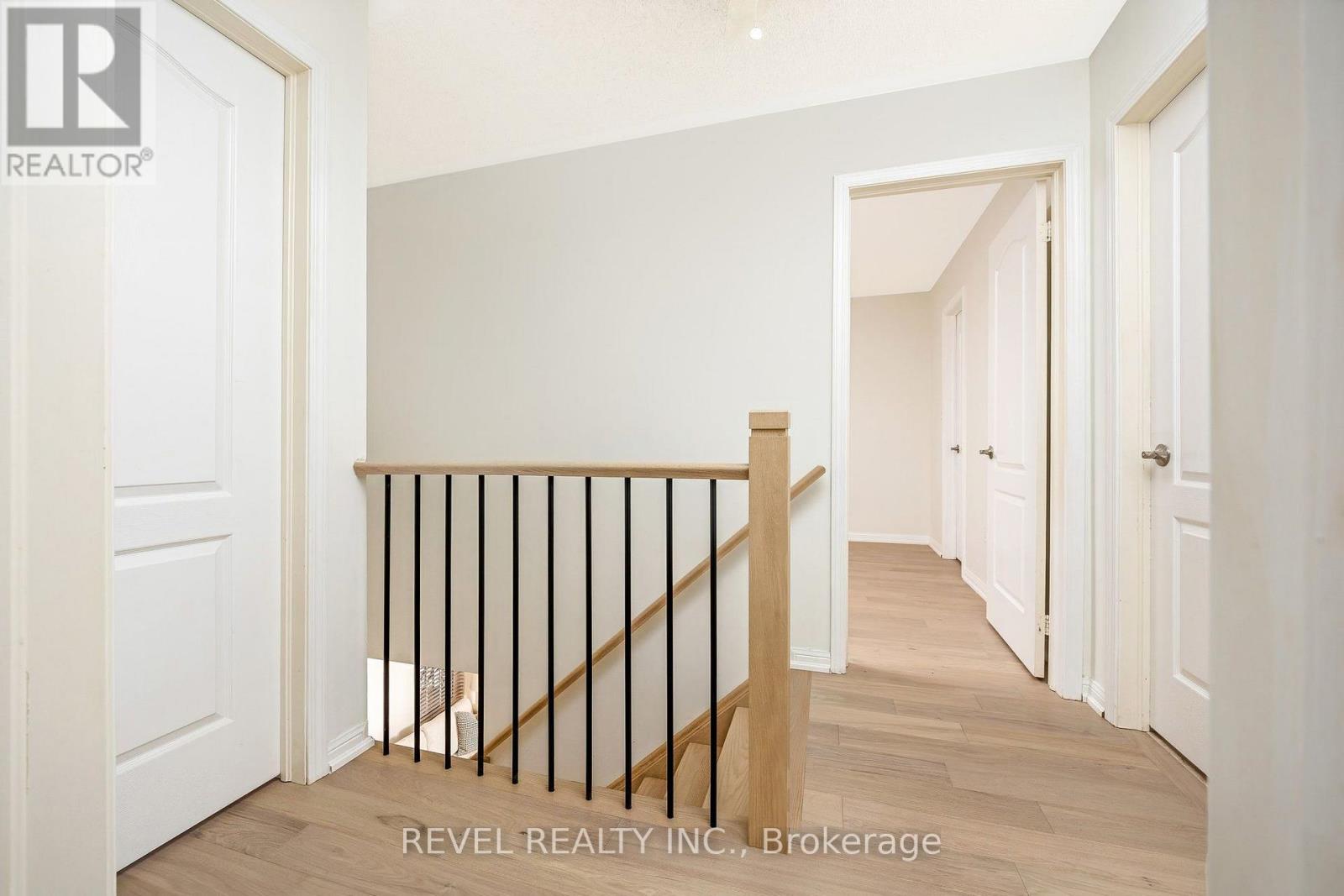 1518 Croft Avenue N Property Photo 16