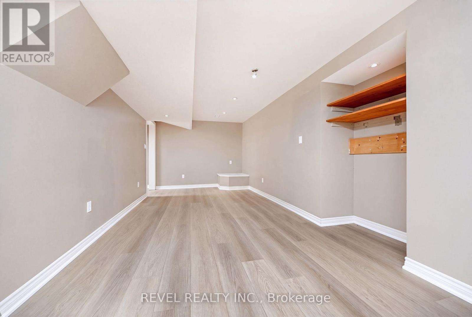 1518 Croft Avenue N Property Photo 26