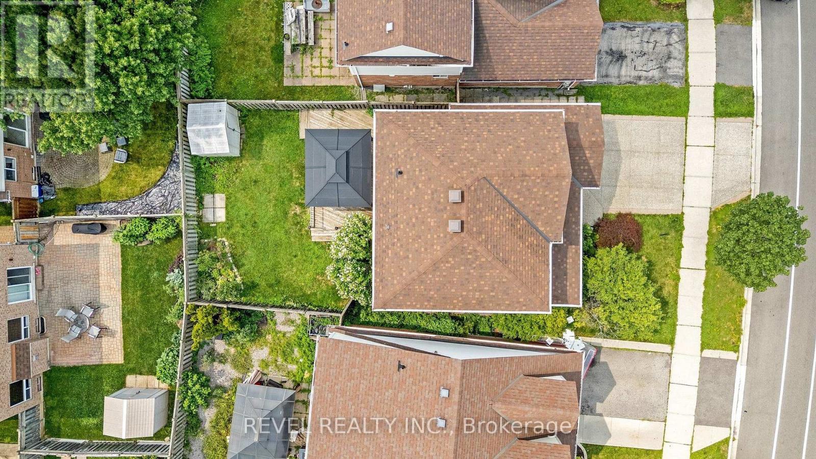 1518 Croft Avenue N Property Photo 31