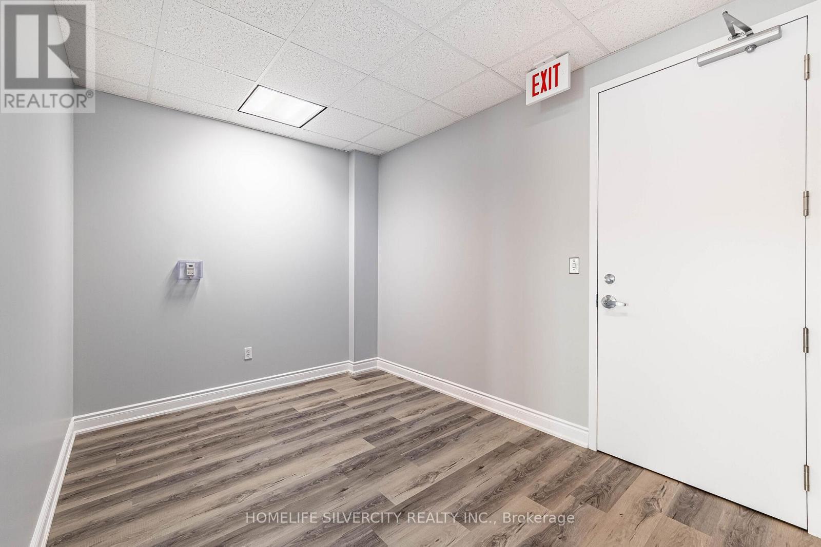 304 - 2250 Bovaird Drive E Property Photo 12