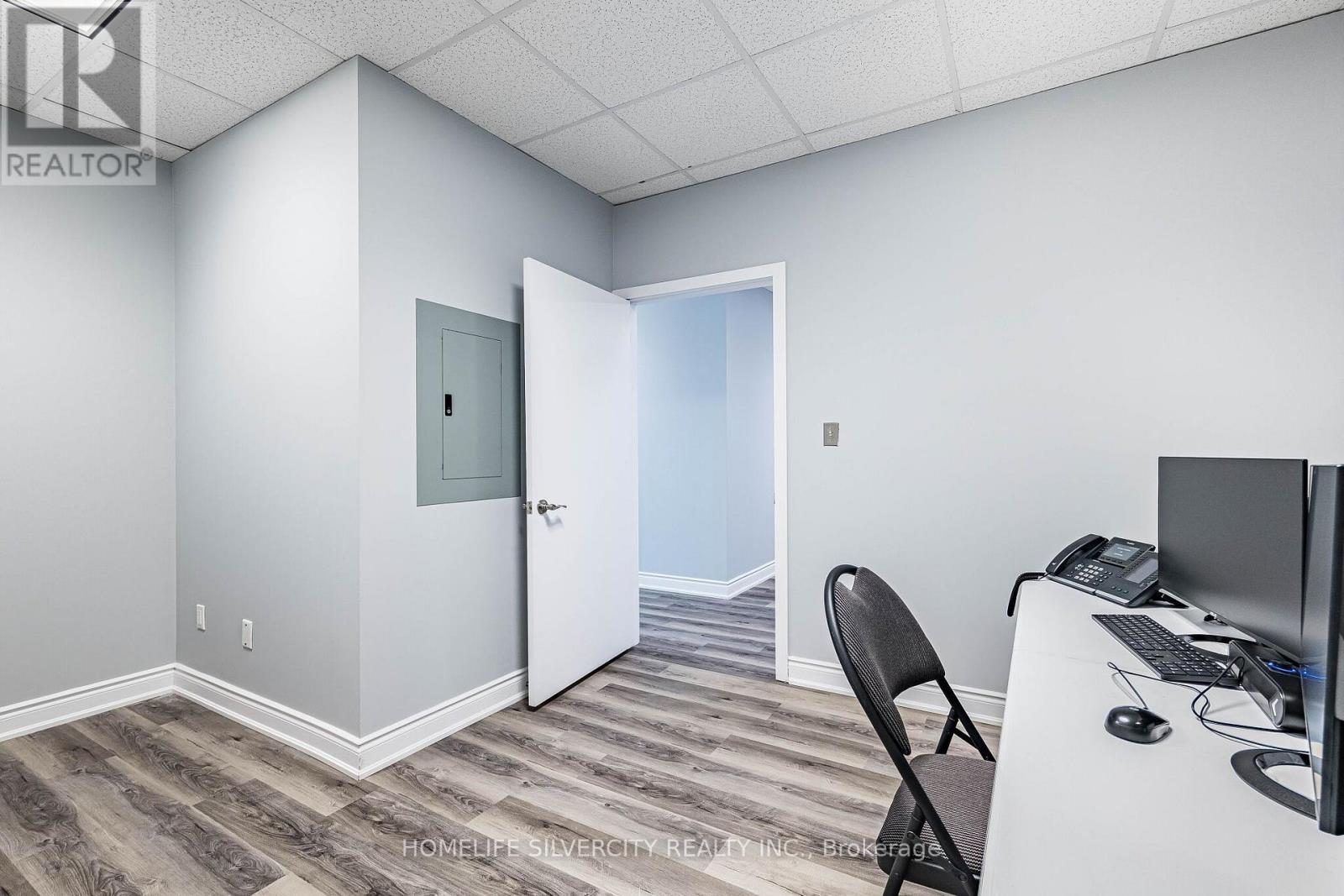 304 - 2250 Bovaird Drive E Property Photo 14