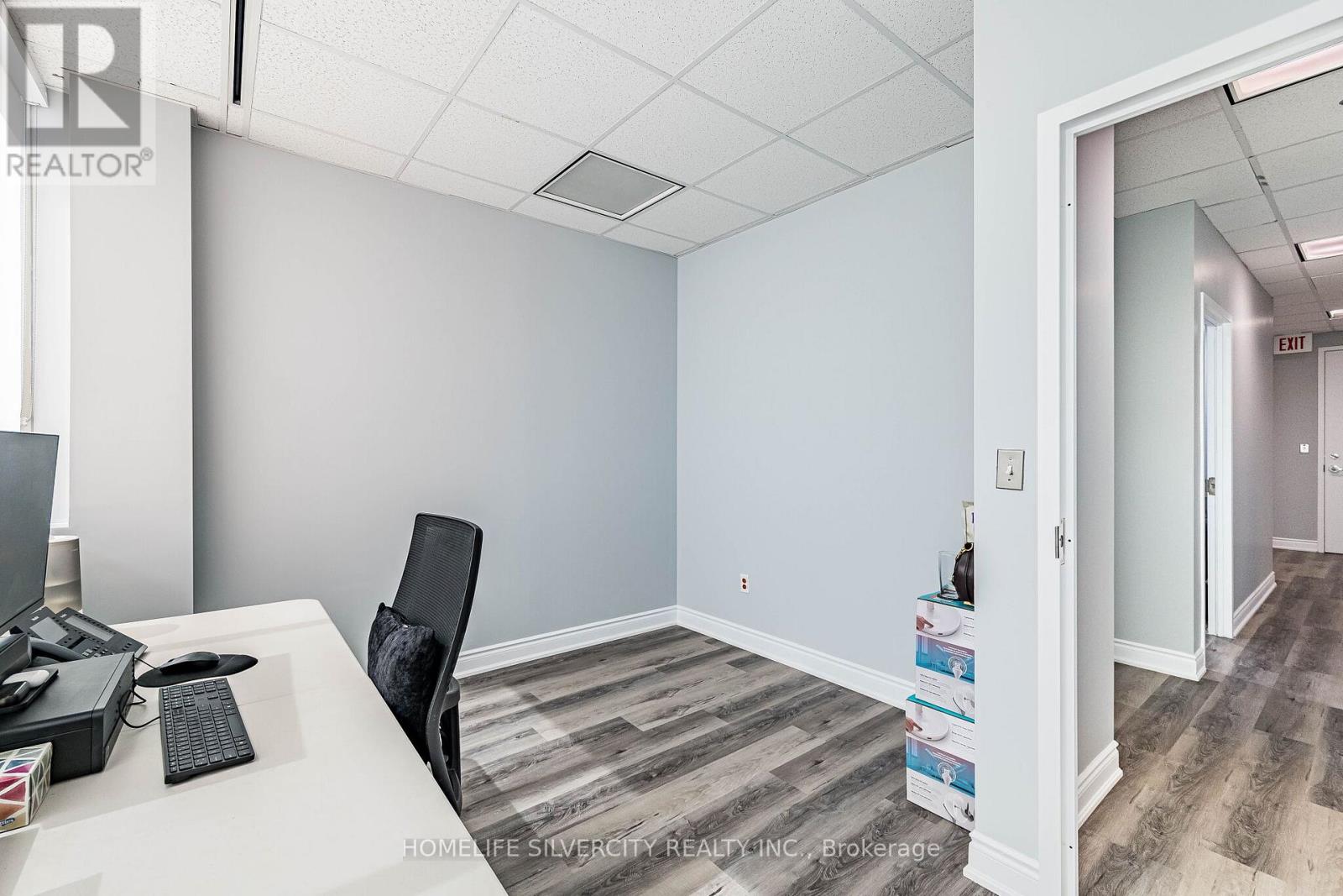 304 - 2250 Bovaird Drive E Property Photo 18