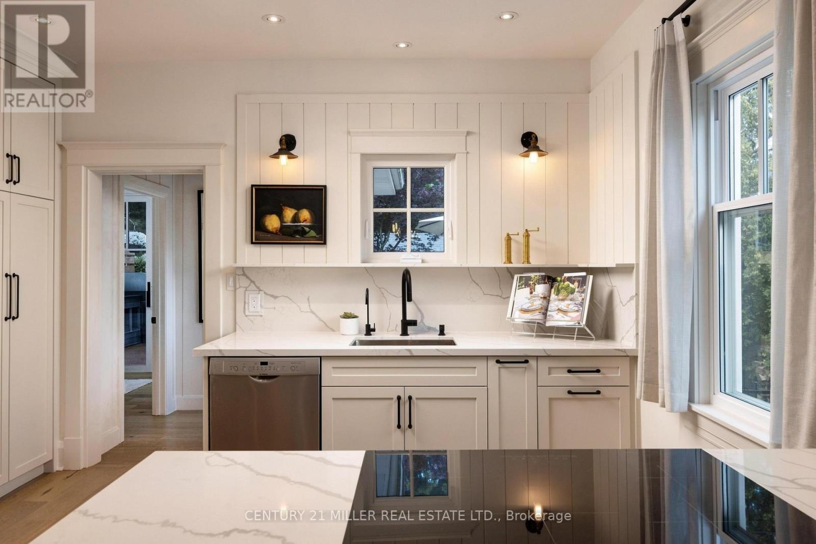 433 Allan Street Property Photo 12