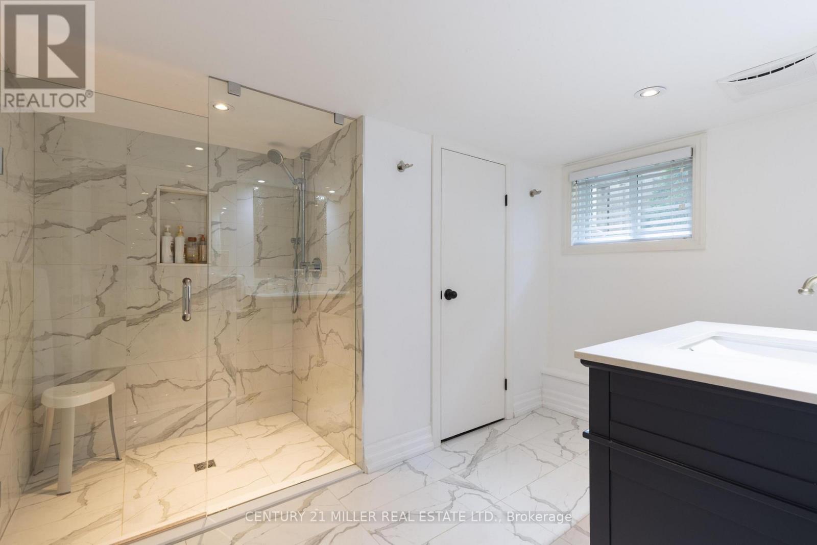 433 Allan Street Property Photo 36