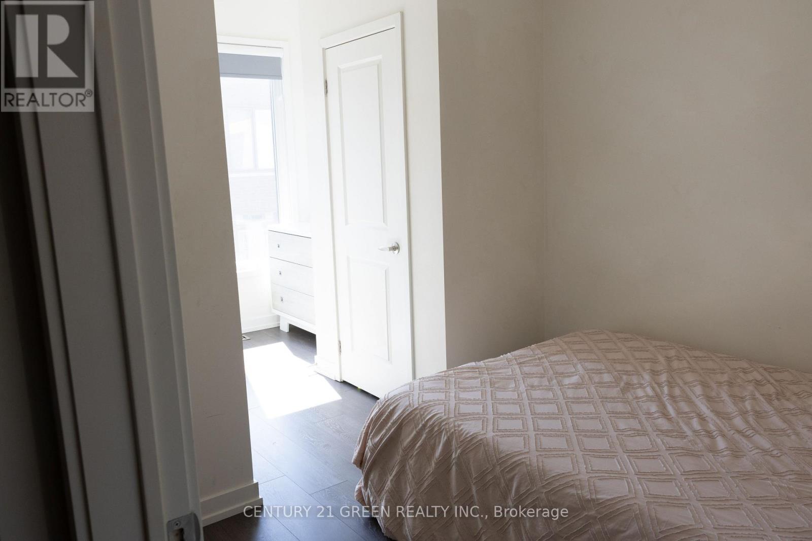 206 Huguenot Road Property Photo 11