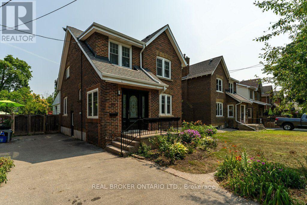 39 COURT STREET N