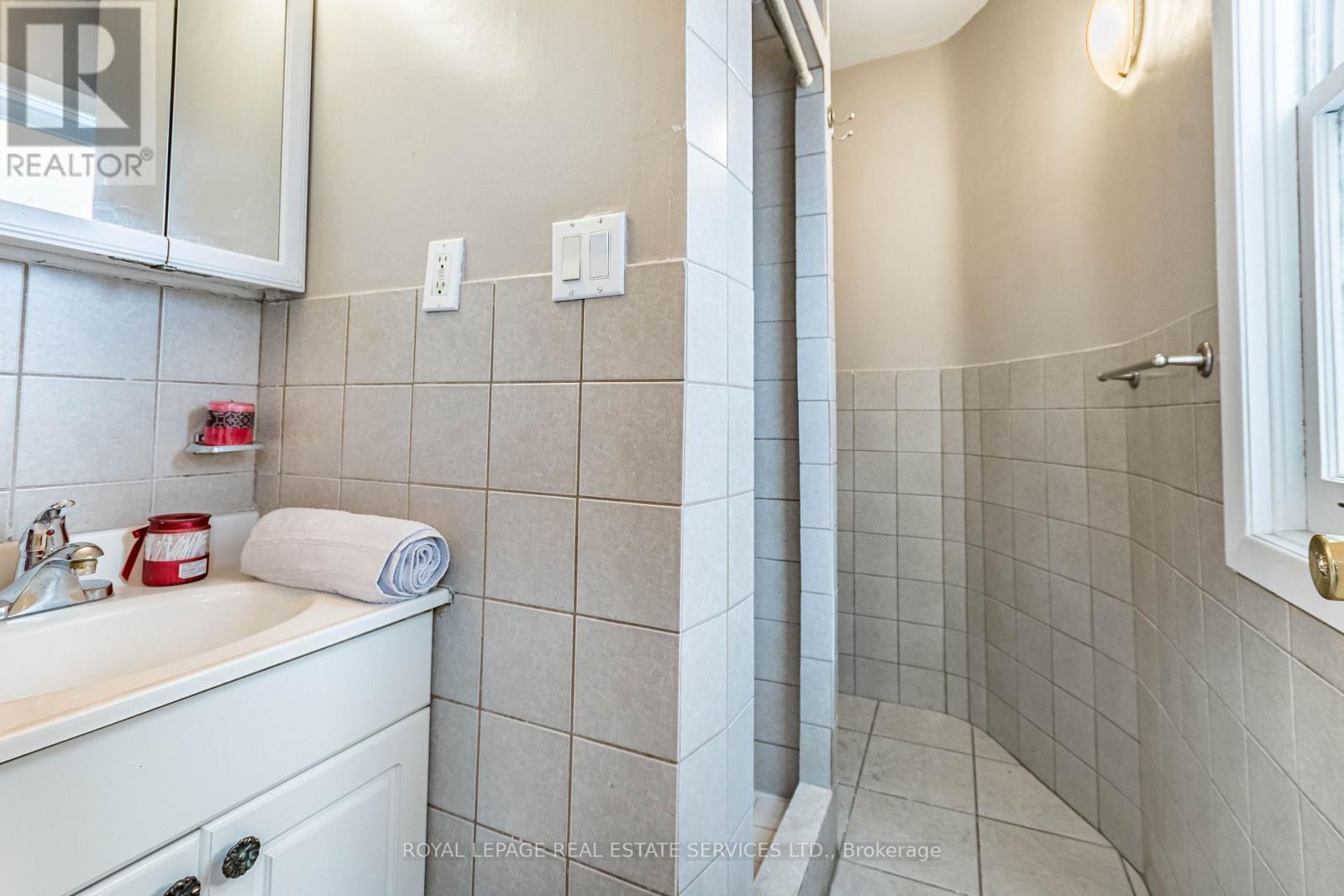 740 Lansdowne Avenue Property Photo 7