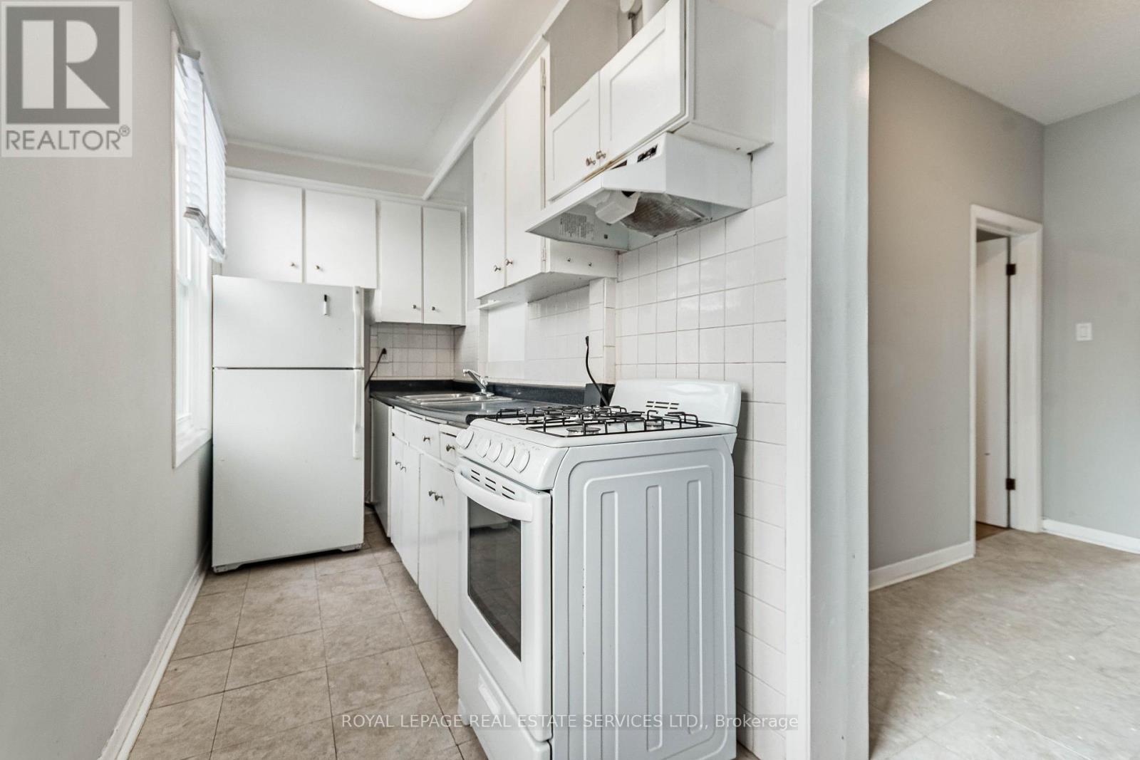 740 Lansdowne Avenue Property Photo 10
