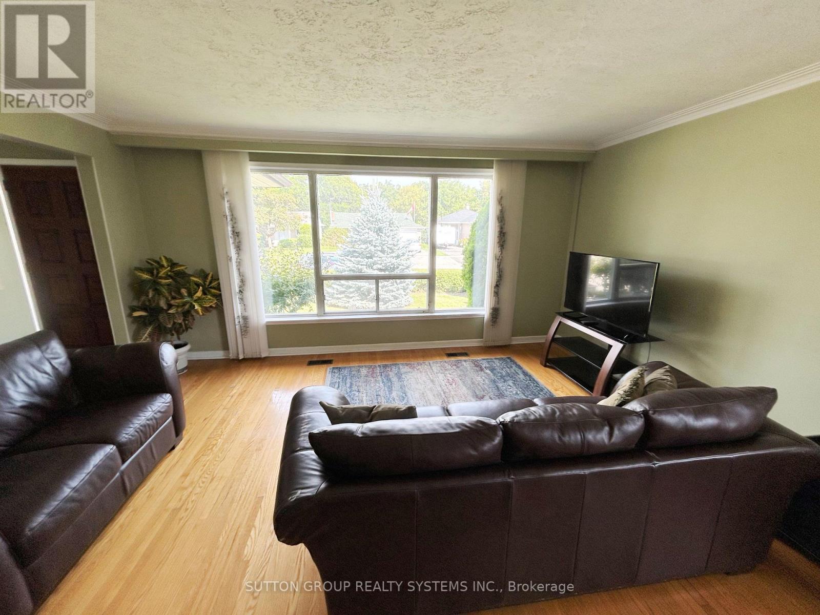 20 Taysham Crescent Property Photo 5