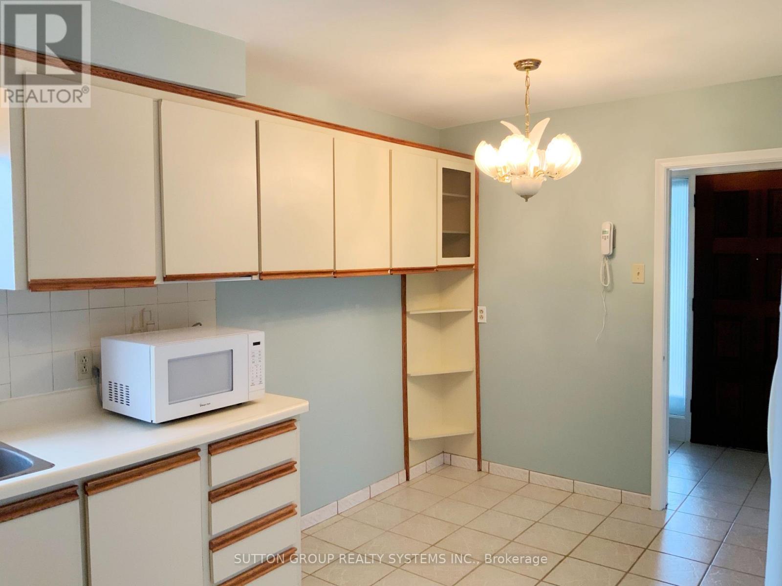 20 Taysham Crescent Property Photo 9